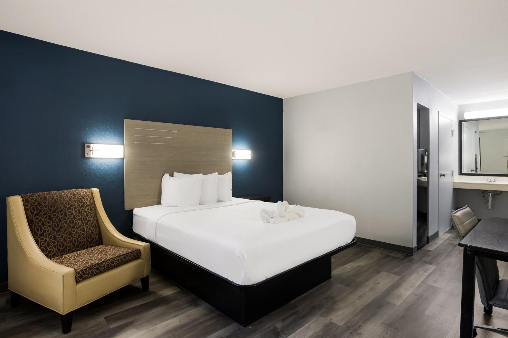 Suburban - Stewart Area Hotel 2*