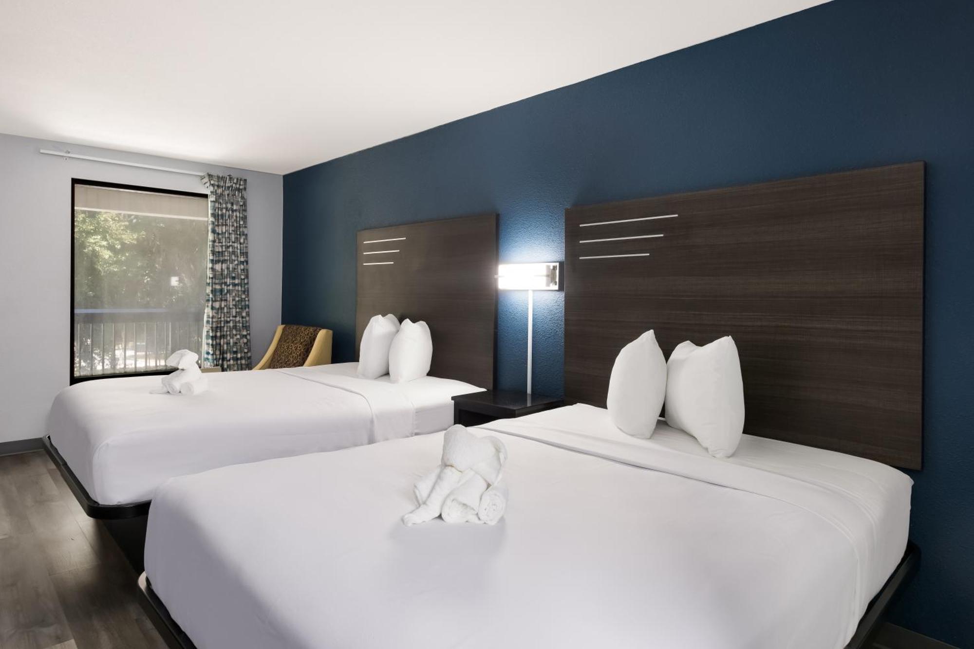 Hotel Suburban - Stewart Area Hinesville