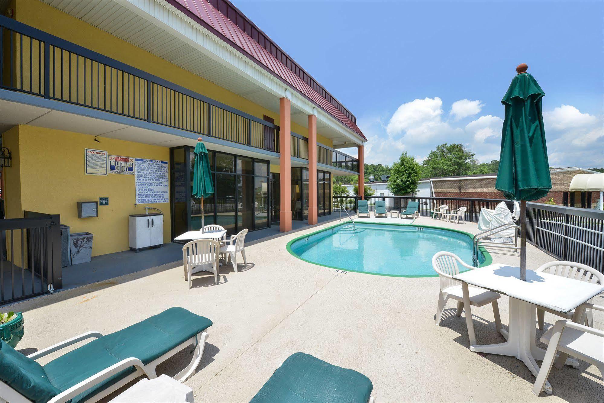 Suburban - Stewart Area Hotel